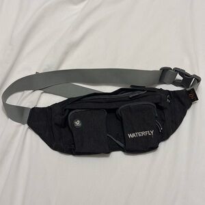 Waterfly sling bag